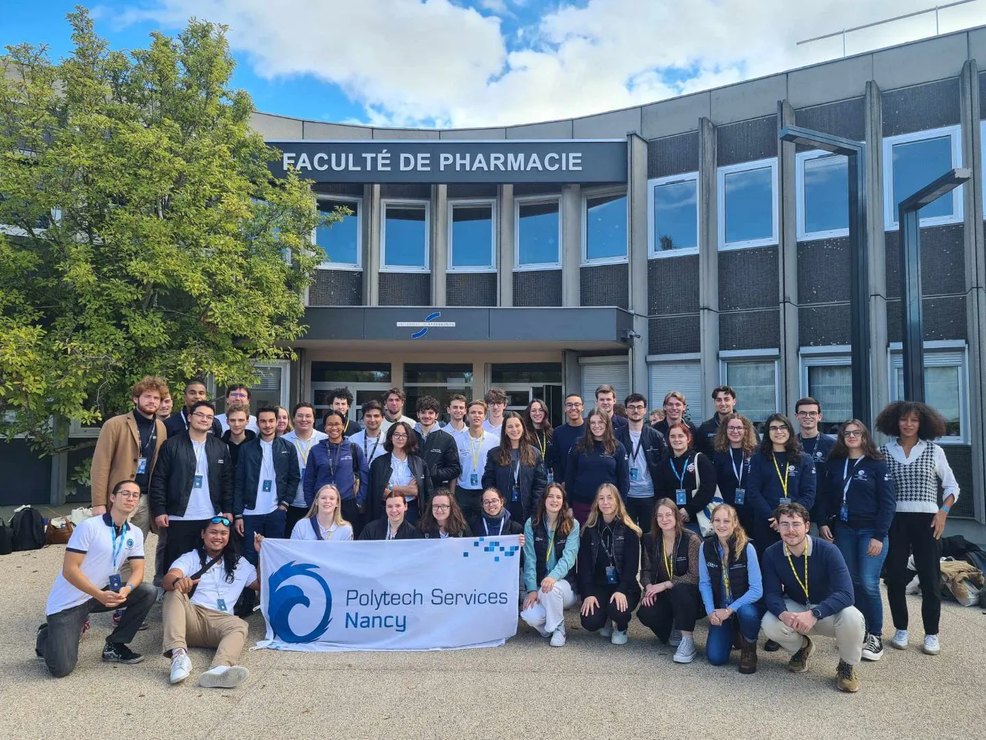 Group photo with other Junior-Enterprises during a congress in Strasbourg